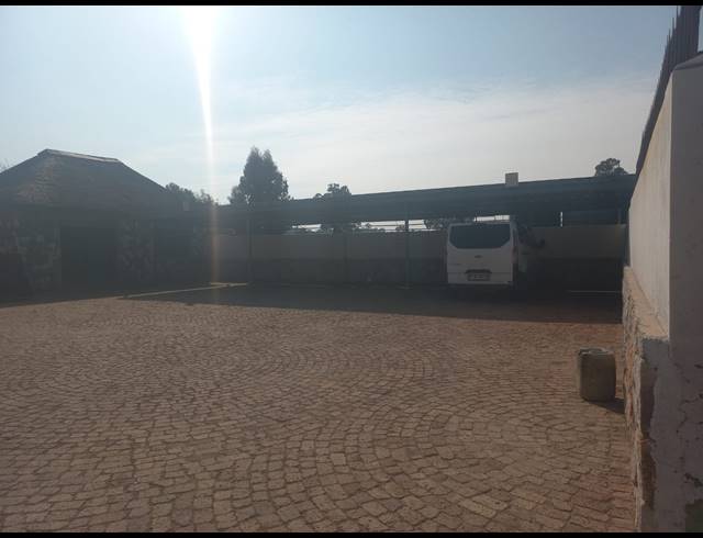 1,050M² GUESTHOUSE FOR SALE IN SPAARWATER AH